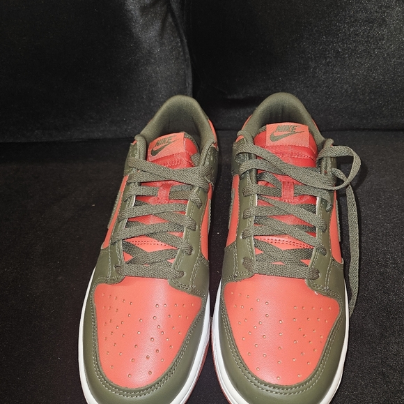 Nike dunks low size 10 - Picture 3 of 4